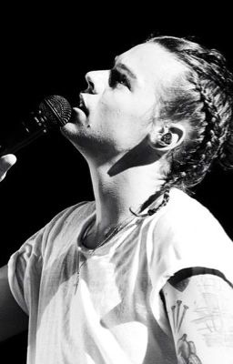 Гарри Стайлс,kiss me?