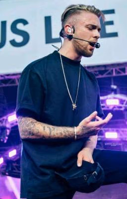Fanfic about Yegor KReeD 18+.