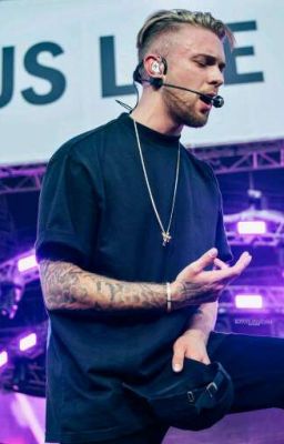 Fanfic about Yegor KReeD 18+.