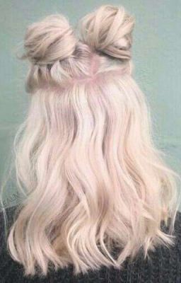 Книга про девку-альбиноса у которой куча проблем