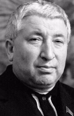 Расул Гамзатов