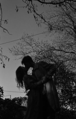 Слезы от ритуальных поцелуев сумасшедших 