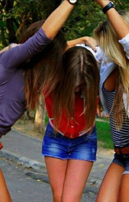 Святая троица - милых дам.