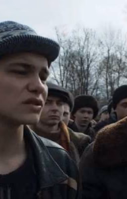 -и с кем ходишь? -со мной.