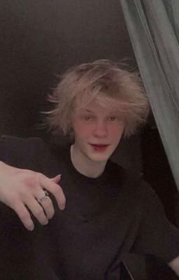 - ДА ЕМУ ПЛЕВАТЬ НА МОЮ БОЛЬ И СЛЁЗЫ...