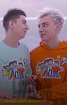 Он даже не знает,что живет в моем серце...)