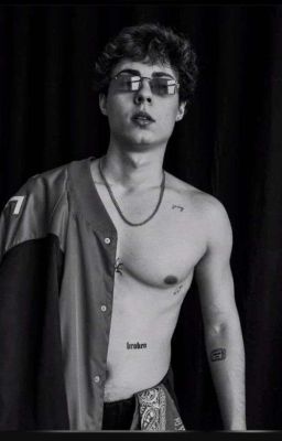 Зависимые//Михаил Сотникова