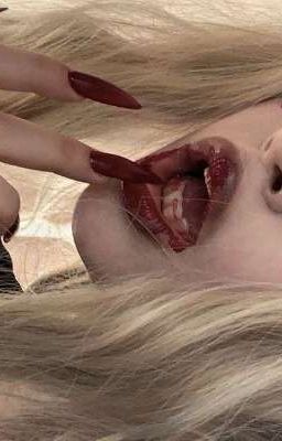 Меня прозвали сука.