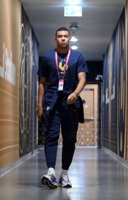 Ты будешь мне, как старший брат//Киллиан Мбаппе