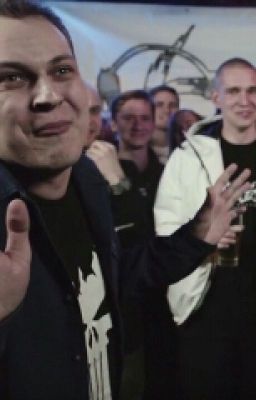 Перцовый стриж ест бразильские орехи.