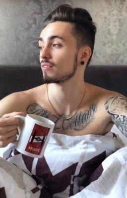 Твоя фамилия на мне