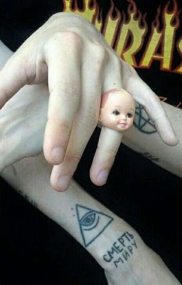 Её белая кожа