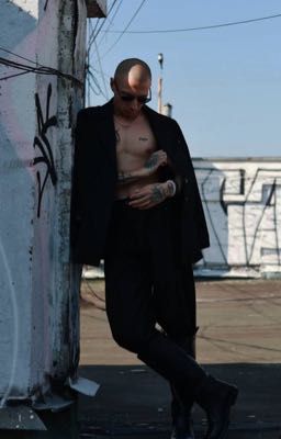 Учитель Артём Краснов