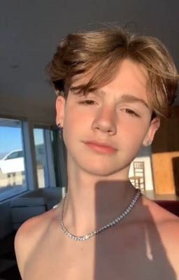 Не просто друг Пейтон