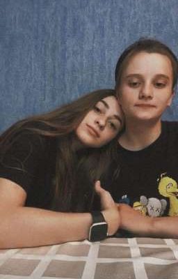 Лиза и Ира ( Новое знакомство )