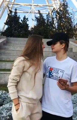 Лиза и Ира. Родственники.
