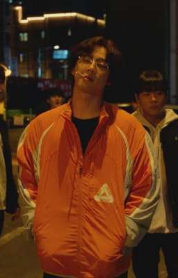 Едкий запах сигарет/ слабый герой