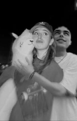 -Вы ж учитель....