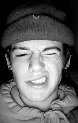 Молодой учитель-большие требования 18+