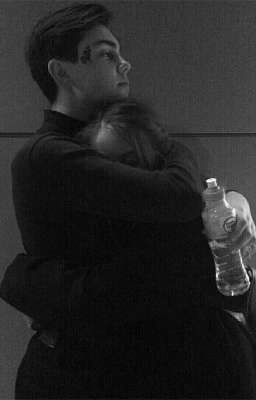 <Сводный брат>