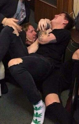 притяжение противоположностей.