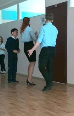 Биолог и Ученица