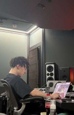 продюсер брата[закончен]