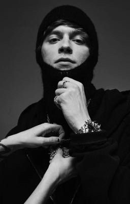 он мой босс, не больше.