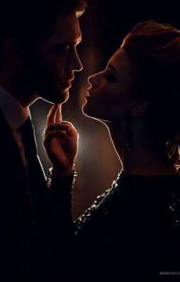 Малышка  на поводке