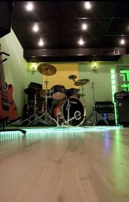 Бар, Любовь и Музыка.