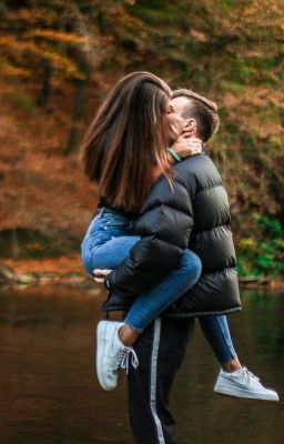 Мой сводный брат невыносимо красив.