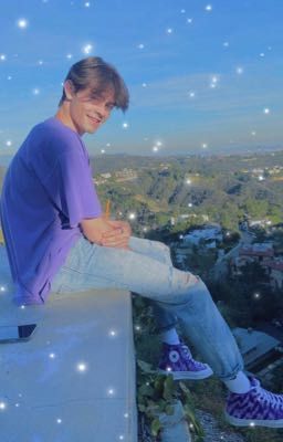 На мгновение с ним