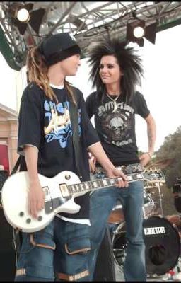 Мамина подруга со своими сыновьями/Билл Каулитц