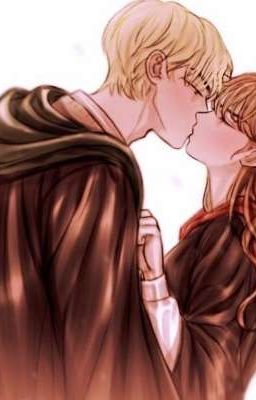 Её пятьдесят поцелуев