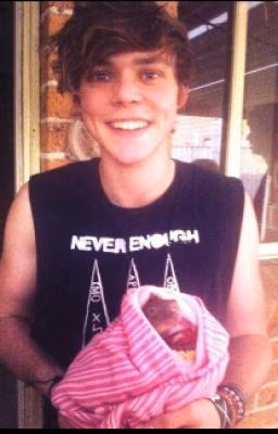 Ashton Irwin [imagine]