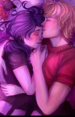 Букет Васильковые и обручальное кольцо