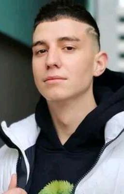 Ты моя слабость.