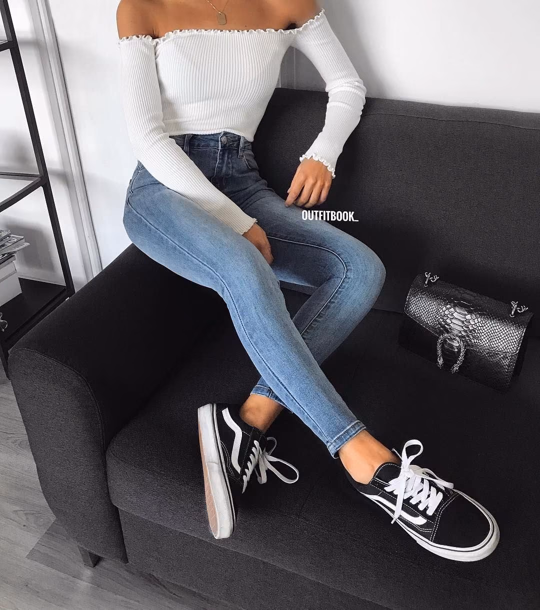 06ac2a5337cd45476f1df36217aff4a1.jpg
