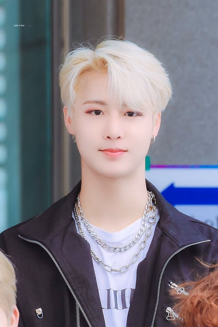 1993f0e46961156d004b37614f12ba22.jpg