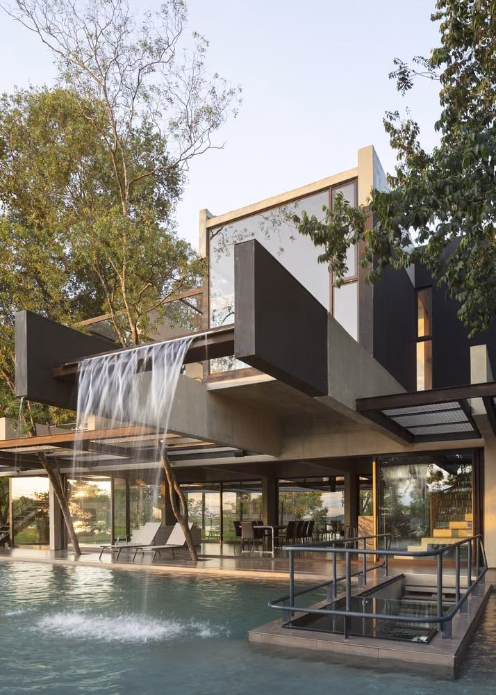 252c516cf68a706f7067026f805ad374.avif
