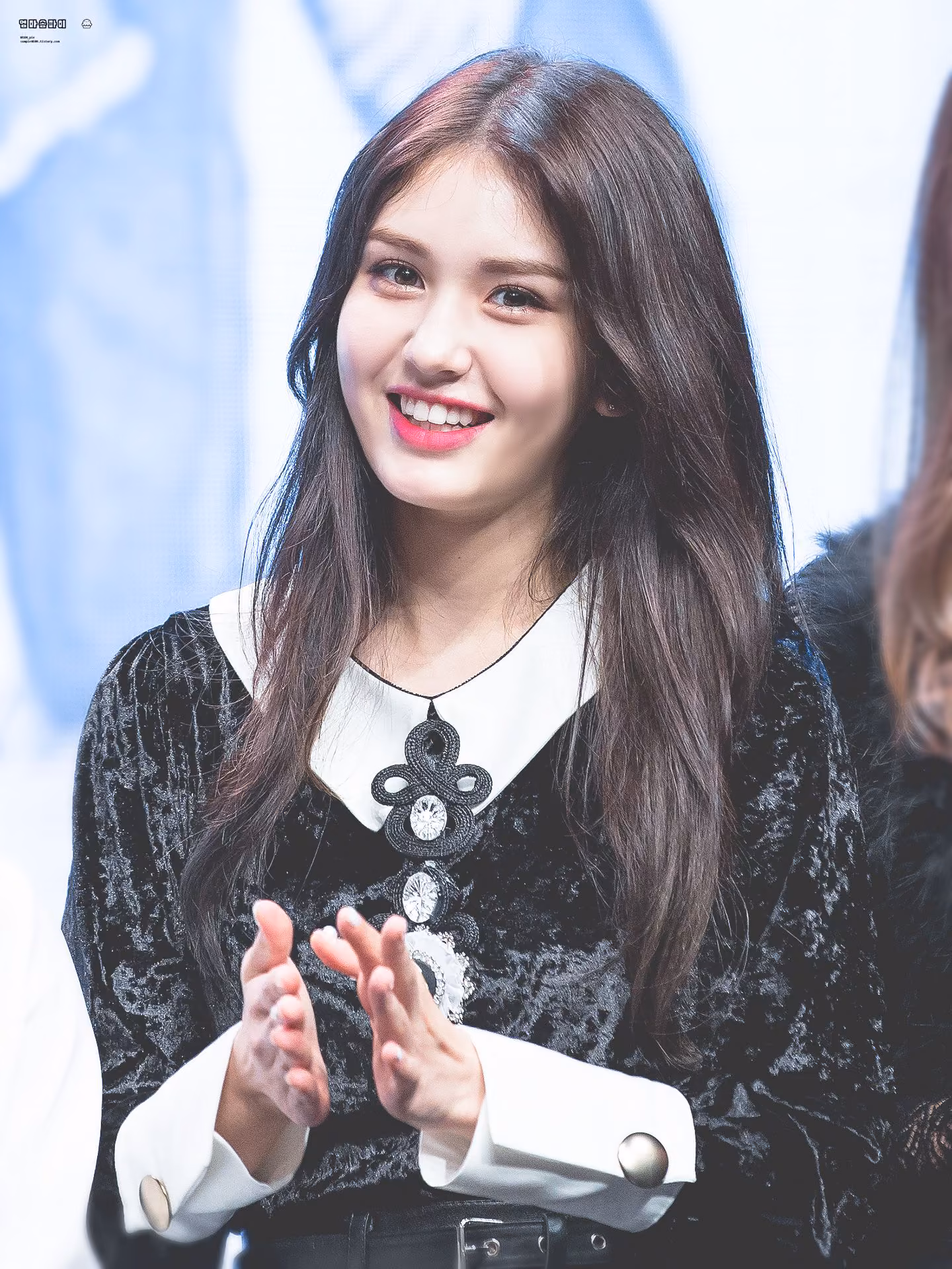 3154d2ccc57a911e8cba8d73151bd93e.jpg