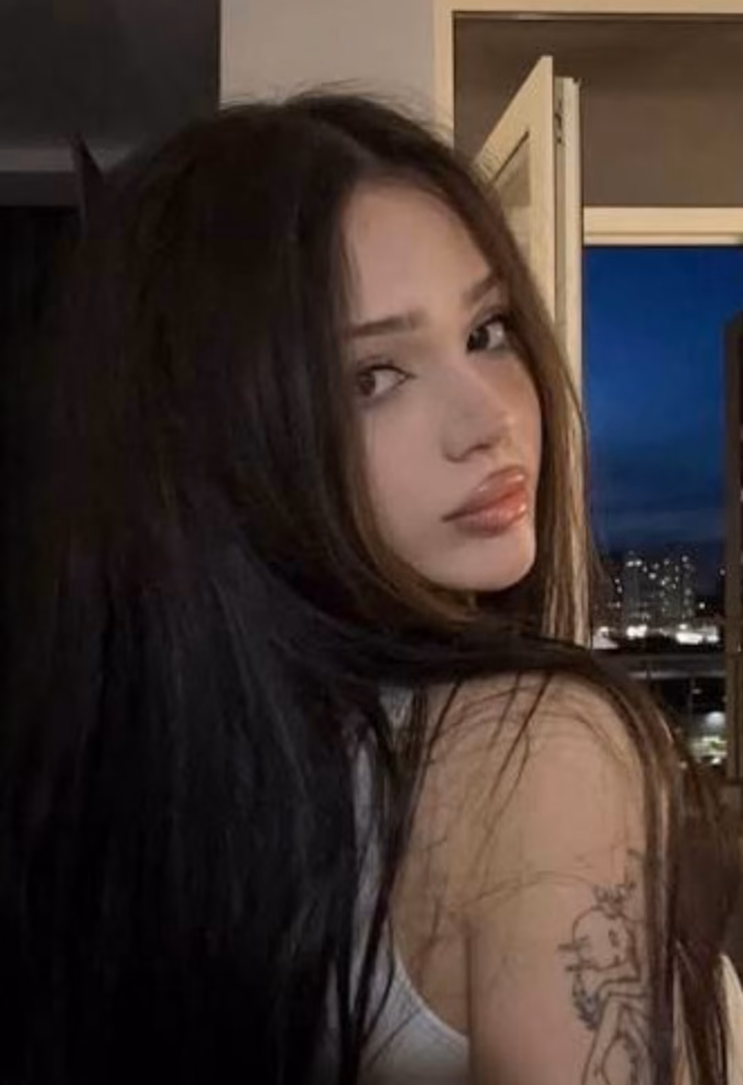tddi0UgxPX2RXgfqGTIE8c3t53mk71FecN2lqQl2.jpg