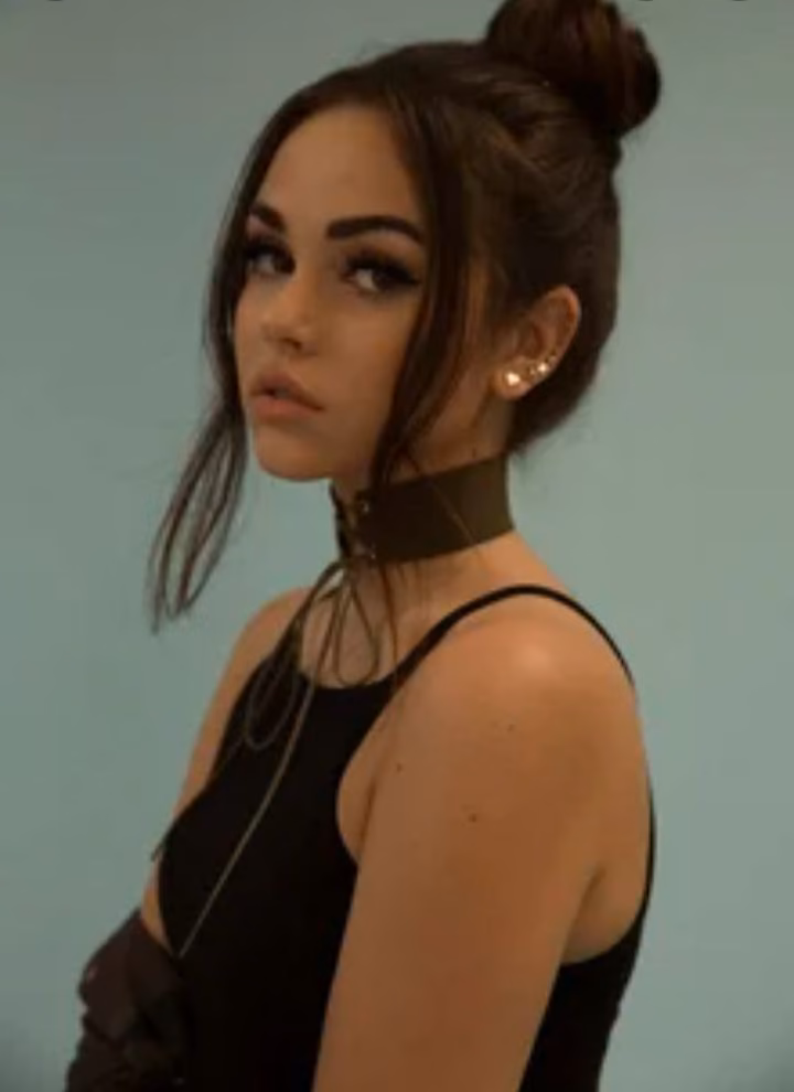 4c1befb73eef49e0307a3f7c84fba801.jpg