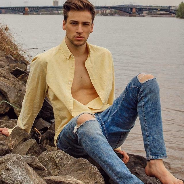 608c17adec528ec692639c24e643bb8a.jpg