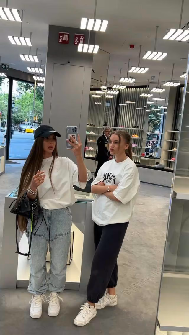 6c6ae1df52e69038b63166b9a43726af.jpg