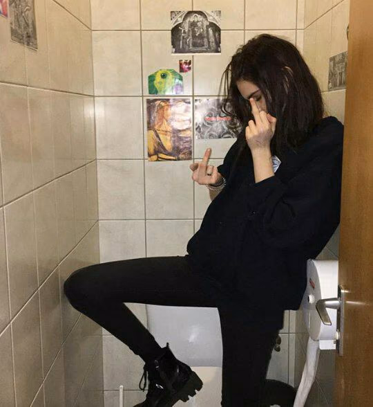 71cebe7eb8a55bf1a08cc50551ba8437.jpg