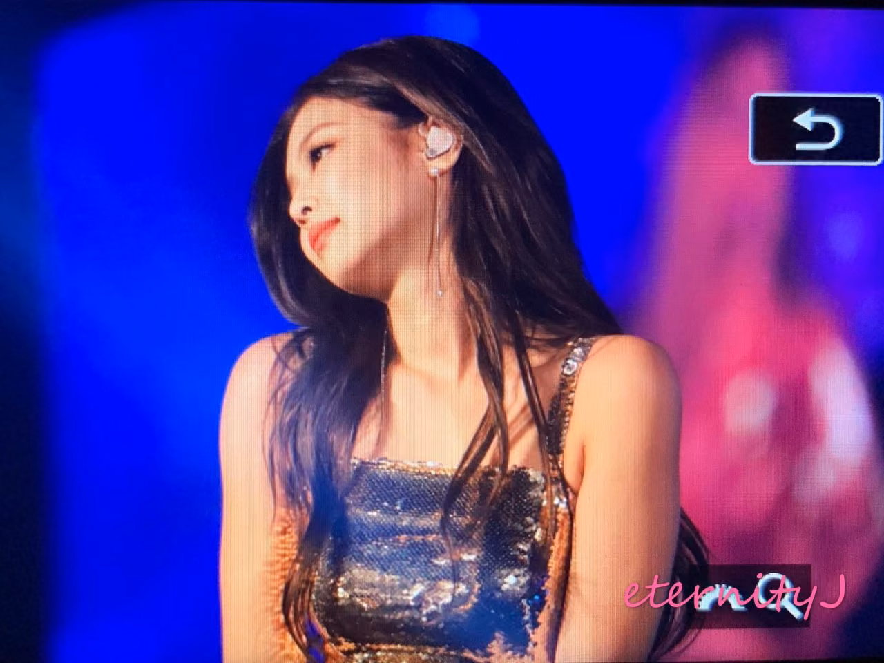 81dfbb63f949bde80a85d7944d37cba8.jpg