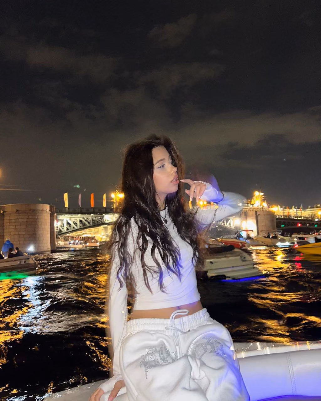 8cb1466f32596052f3093708bcd12205.avif