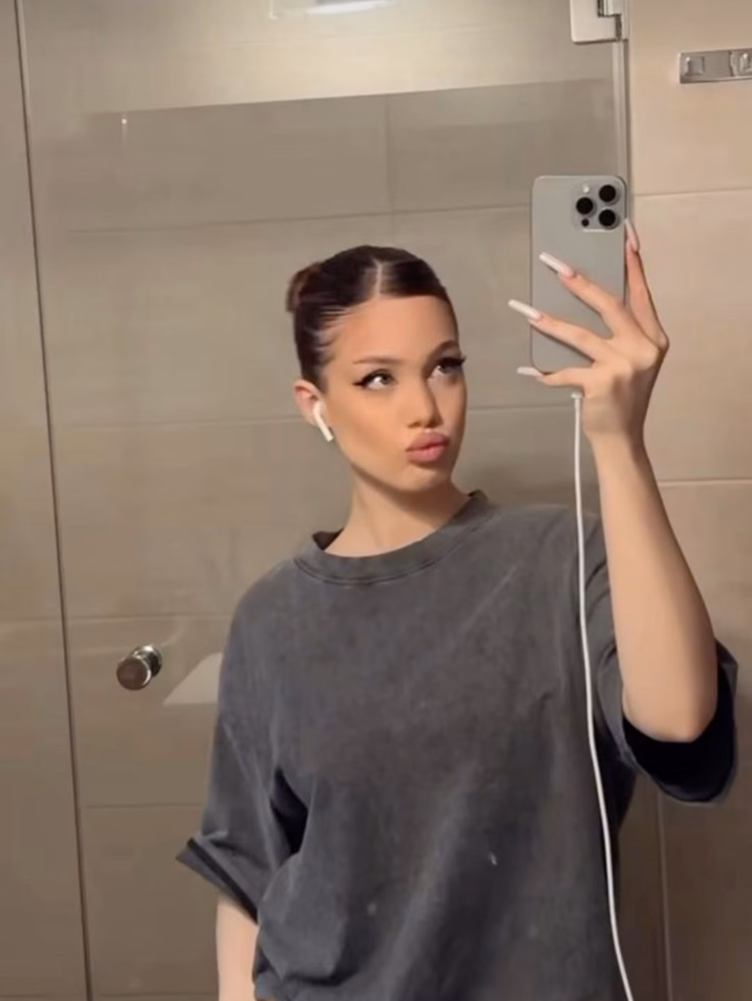 8ed302b9598335995418c7d19da2df26.jpg