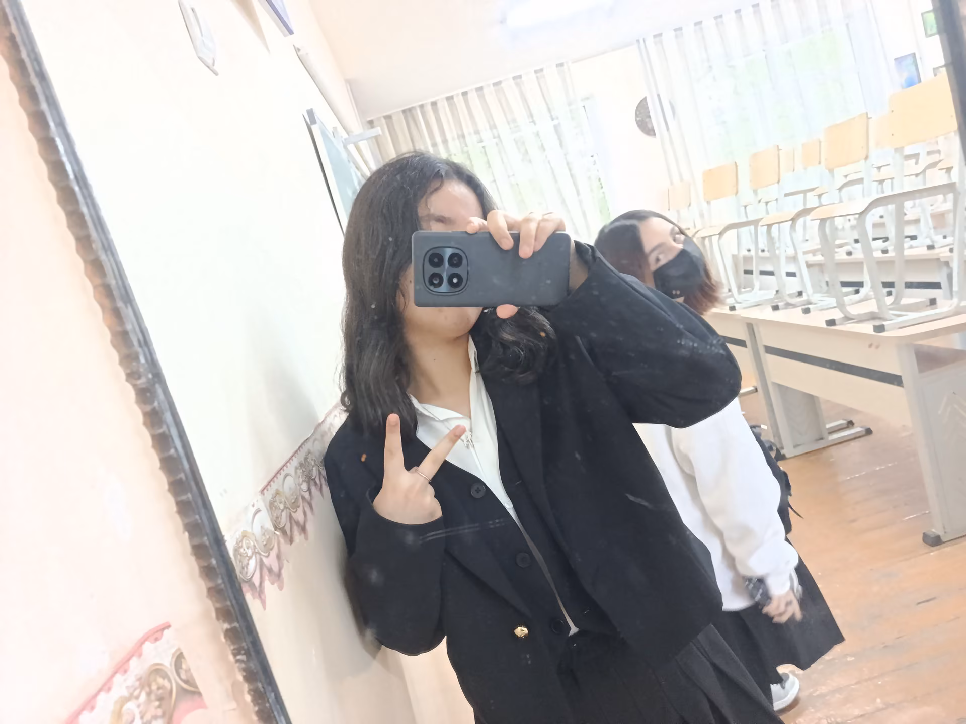 9d0c73079bd2f1c1fffea41eb5fedeaf.avif